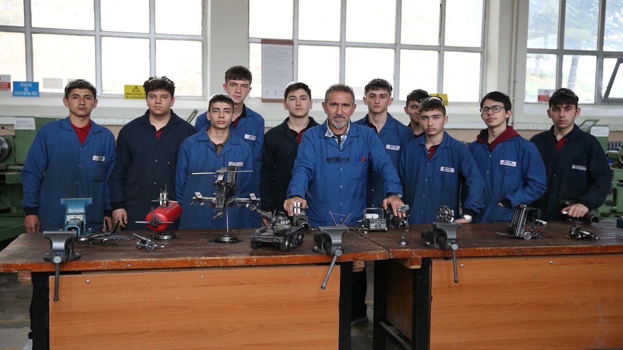 Kastamonu Da Metal Atıklar Tank Top Helikopter (1)