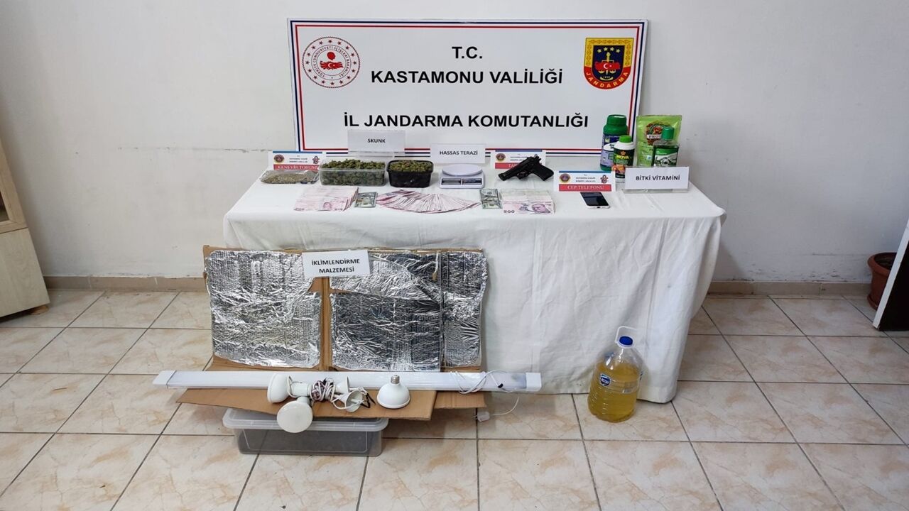 Kastamonu Jandarma Silah Ilaç Operasyon