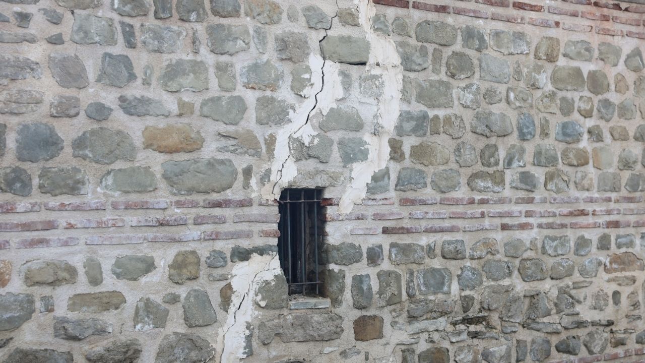 Kastamonu’da 600 Yıllık Hanın Sessizliği Bozuldu Restorasyon Sonrası Çatladı (2)