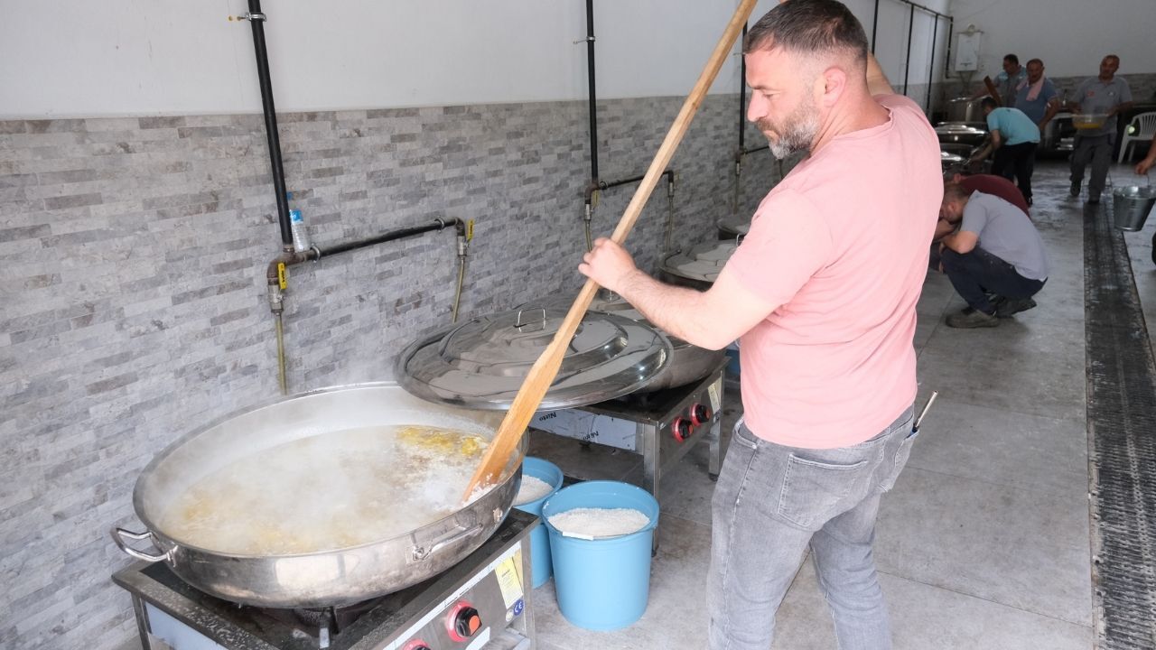 Kastamonu’da Asırlık Bayram Geleneği 130 Kazan Pilav Ikram Edildi (6)