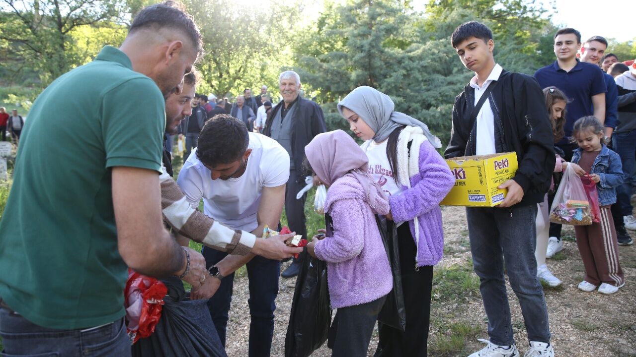 Kastamonu’da Bayram Arifesi 250 Yıllık Ziyrat Geleneği Yaşatılıyor (2)