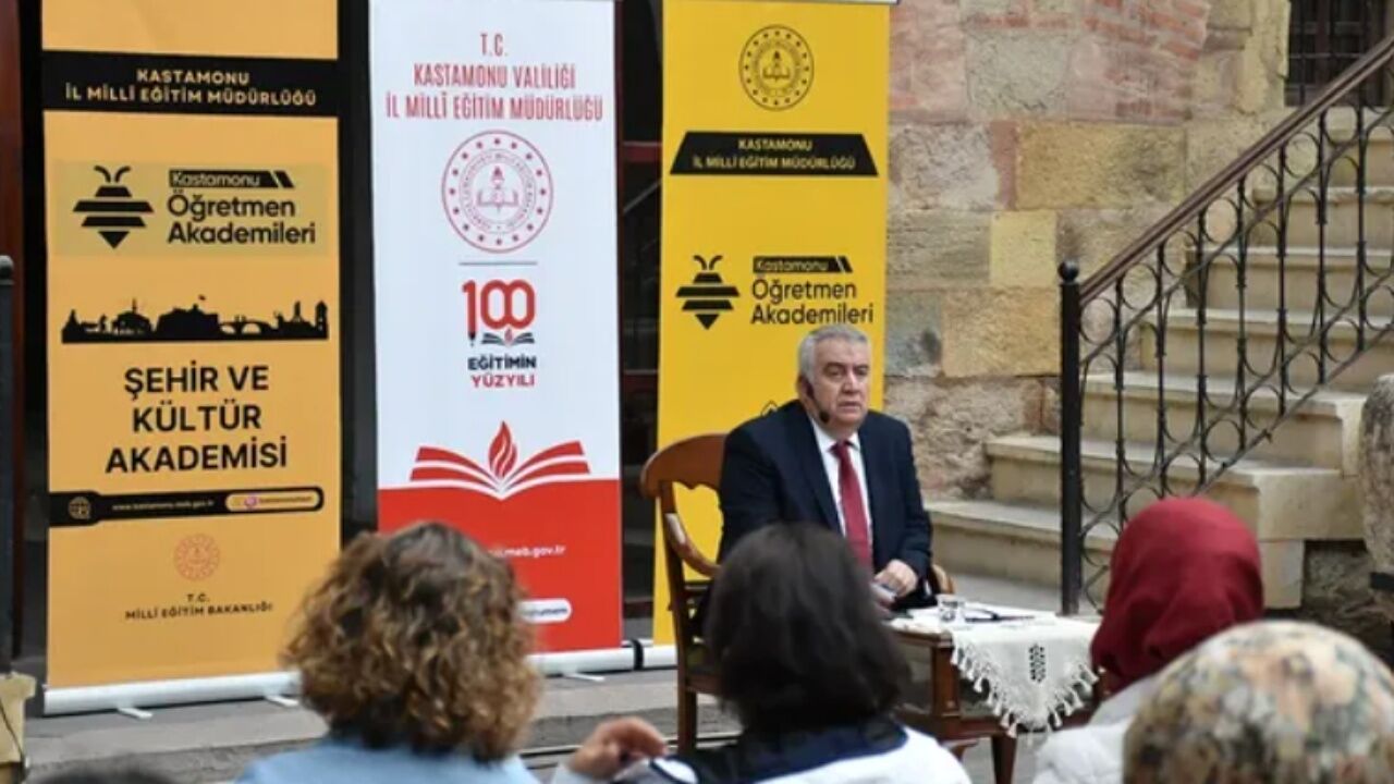 Kastamonu’da Düşünce Akademisi Programı Gerçekleştirildi (1)
