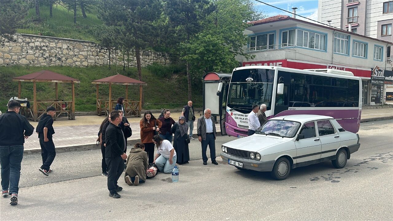 Kastamonu’da Feci Kaza! Karşıya Geçen Kadına Otomobil Çarptı (3)