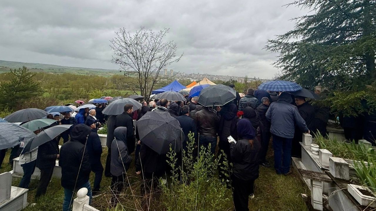 Kastamonu’da Milletvekili Ekmekci’nin Annesi Son Yolculuğuna Uğurlandı (7)
