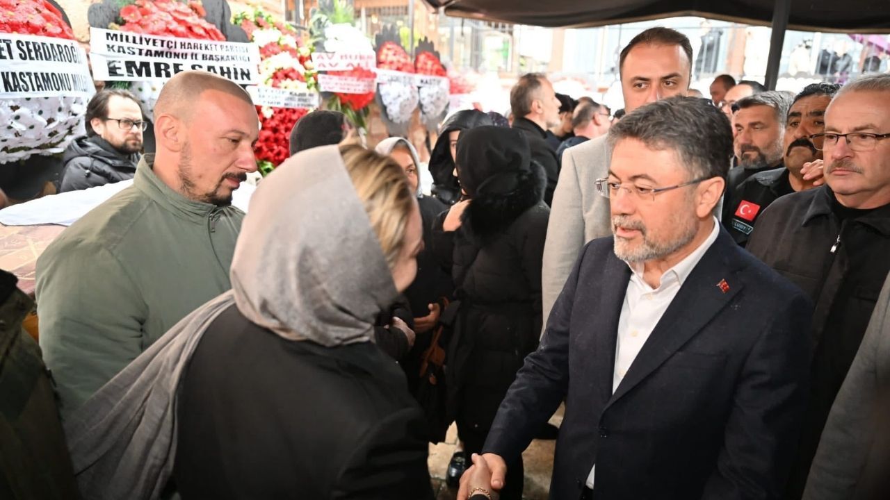 Kastamonu’da Milletvekili Ekmekci’nin Annesi Son Yolculuğuna Uğurlandı (8)