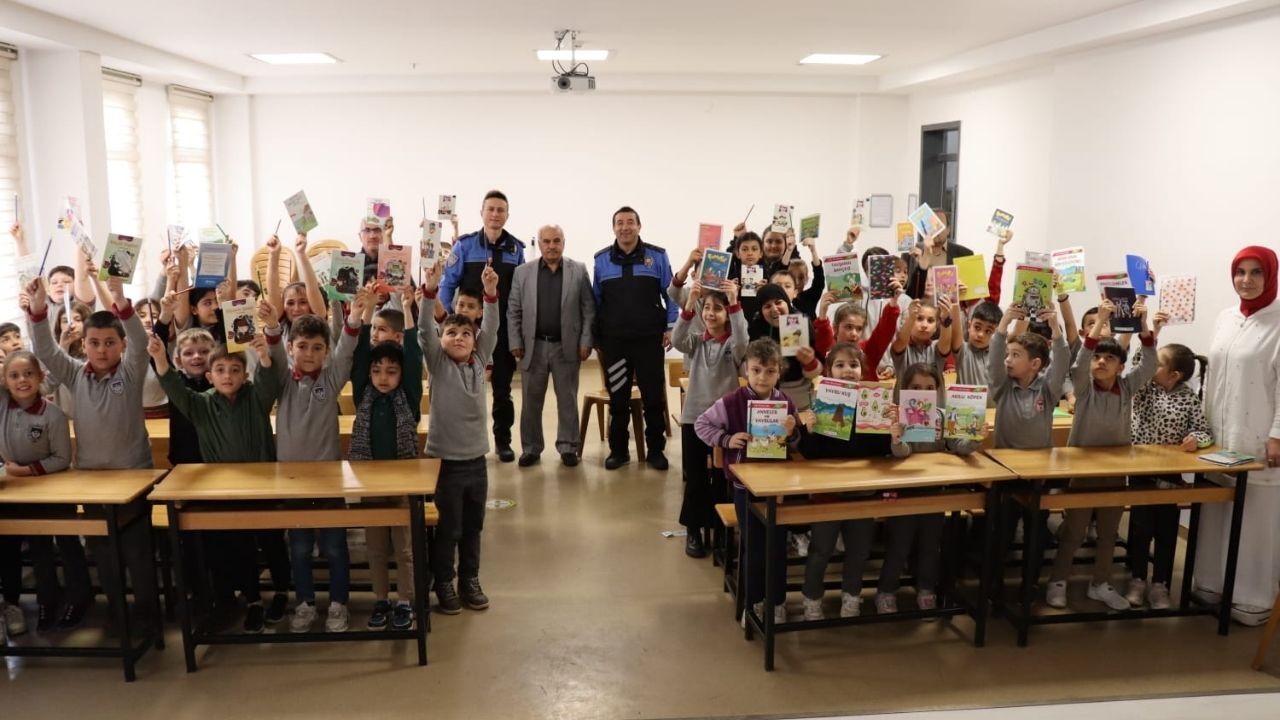 Kastamonu’da Öğrencilere Kritik Eğitim Polisler Tek Tek Anlattı (4)