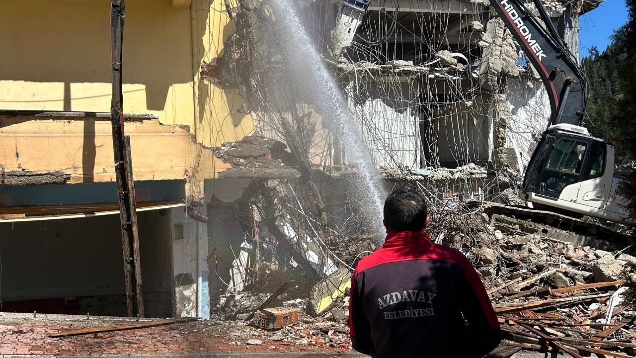 Kastamonu’da Yıkım Başladı Yeni Yaşam Merkezi Yapılacak (3)