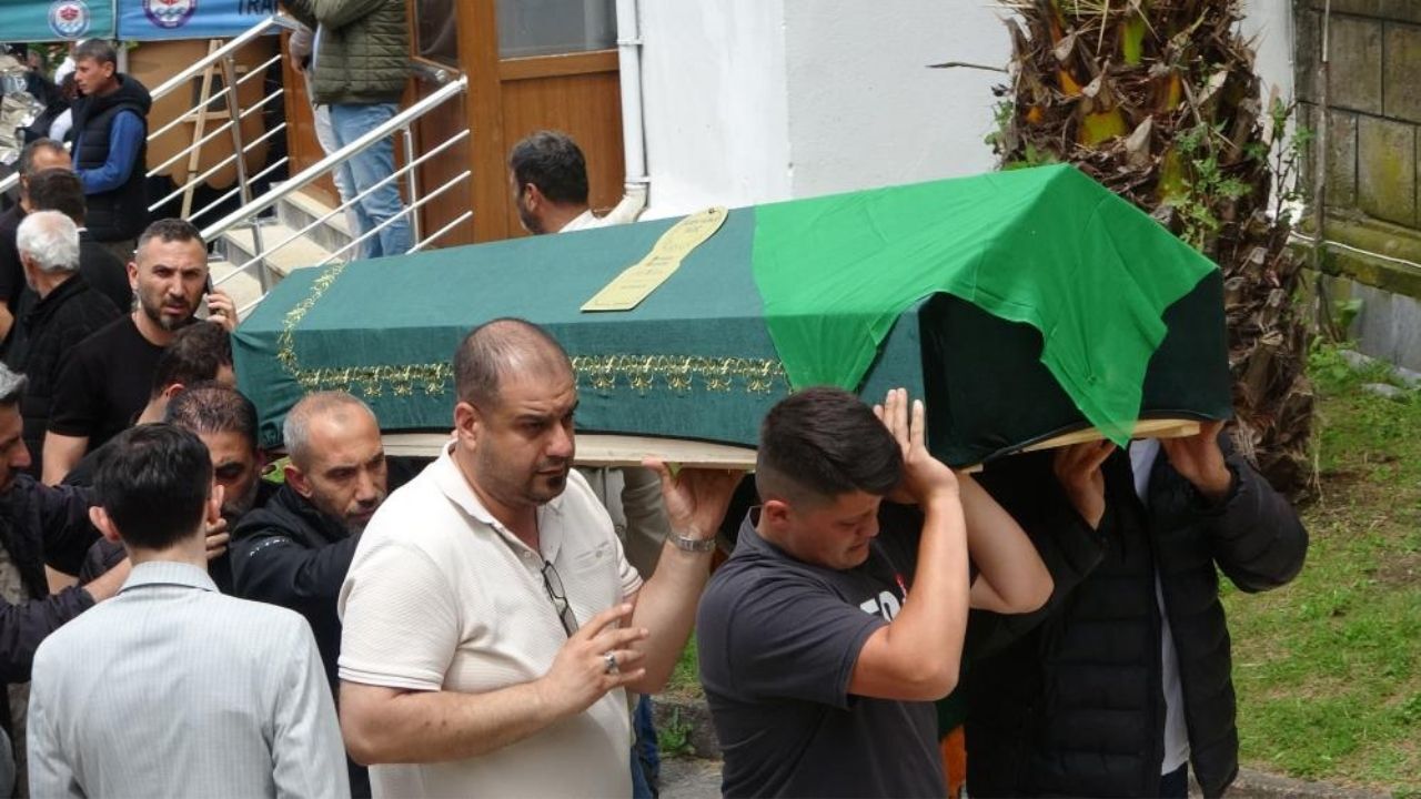Katliam Gibi Kazada Can Verdiler Yıldız Ailesi Son Yolculuğuna Uğurlandı (4)
