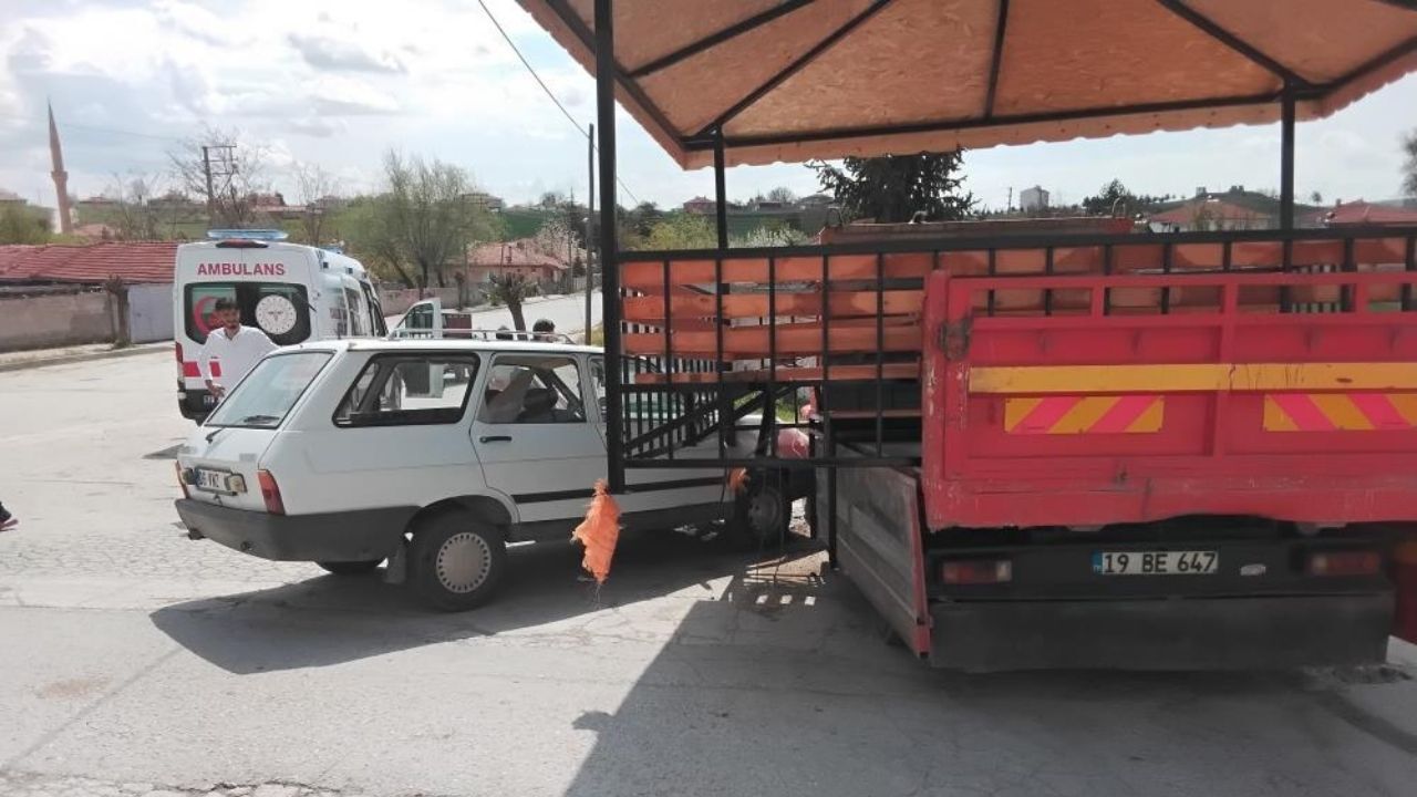 Kavşakta Feci Kaza Otomobil Sürücüsü Hayatını Kaybetti (2)