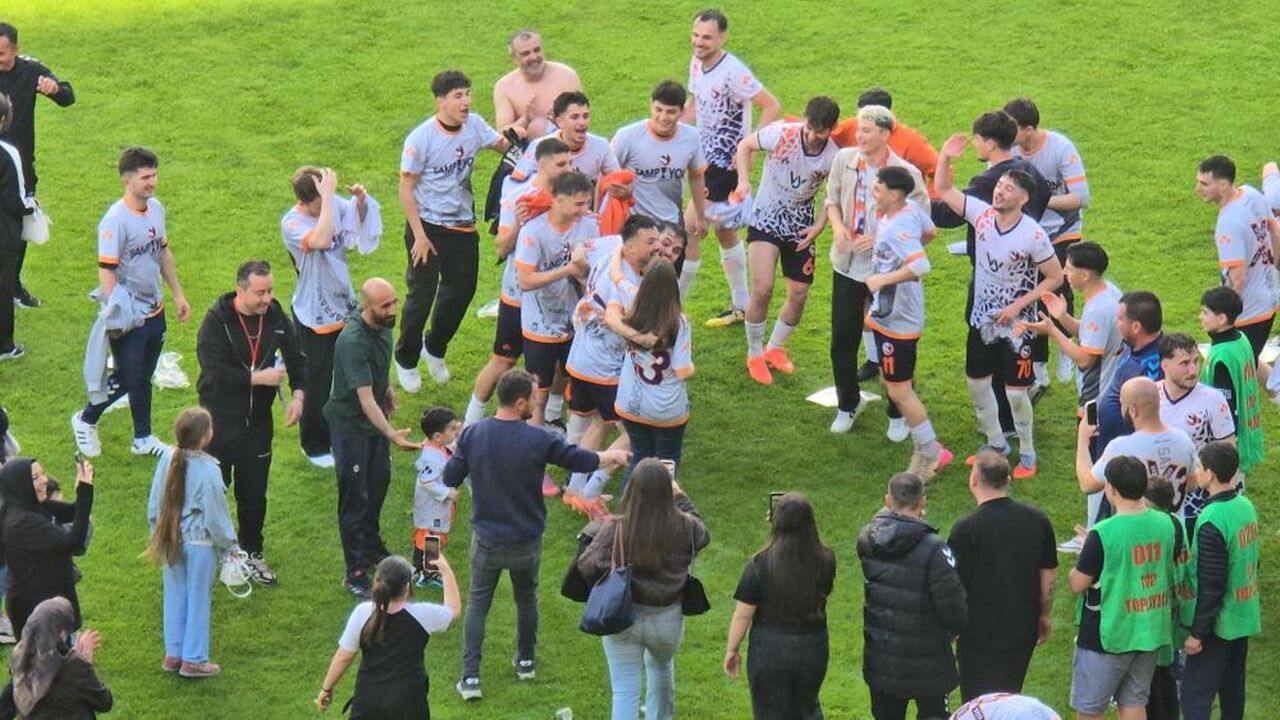 Maçta Sürpriz Evlilik Teklifi (4)