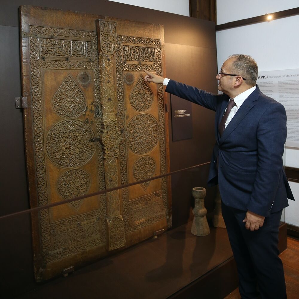 Mahmut Bey Caminin Kapısı Müzede (2)