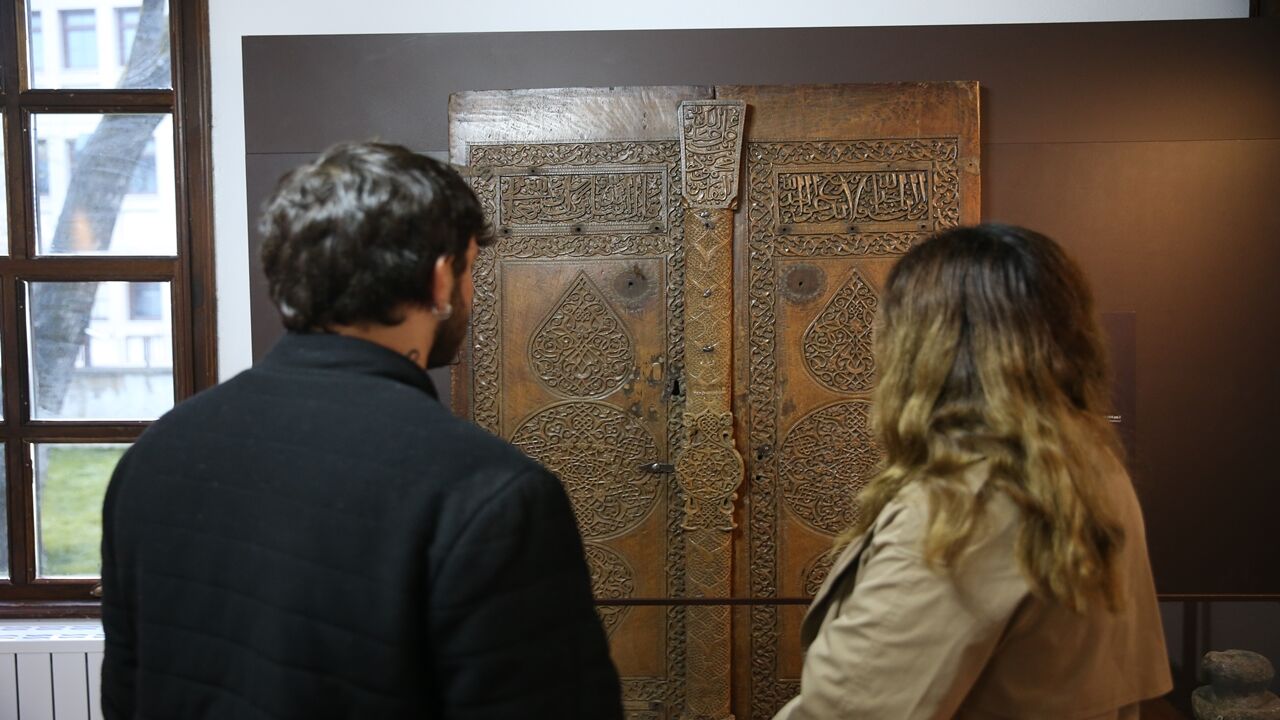 Mahmut Bey Caminin Kapısı Müzede (3)
