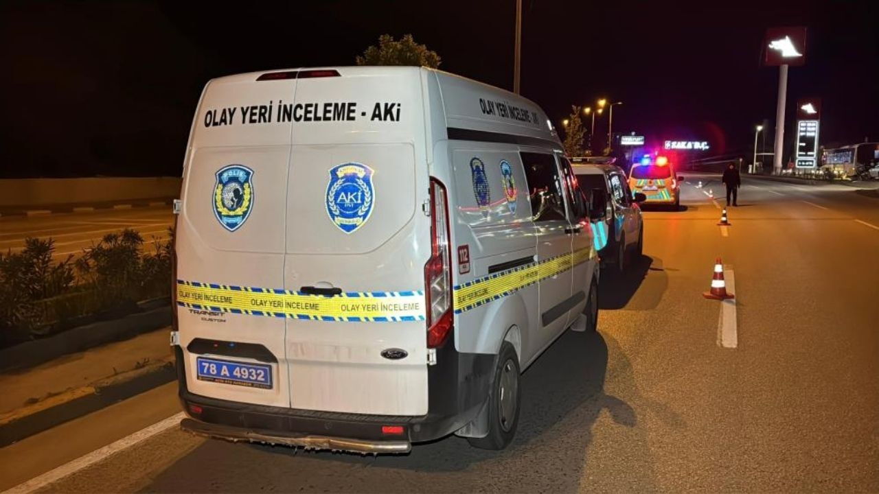 Otomobilin Çarptığı 22 Yaşındaki Yaya Ağır Yaralandı (3)