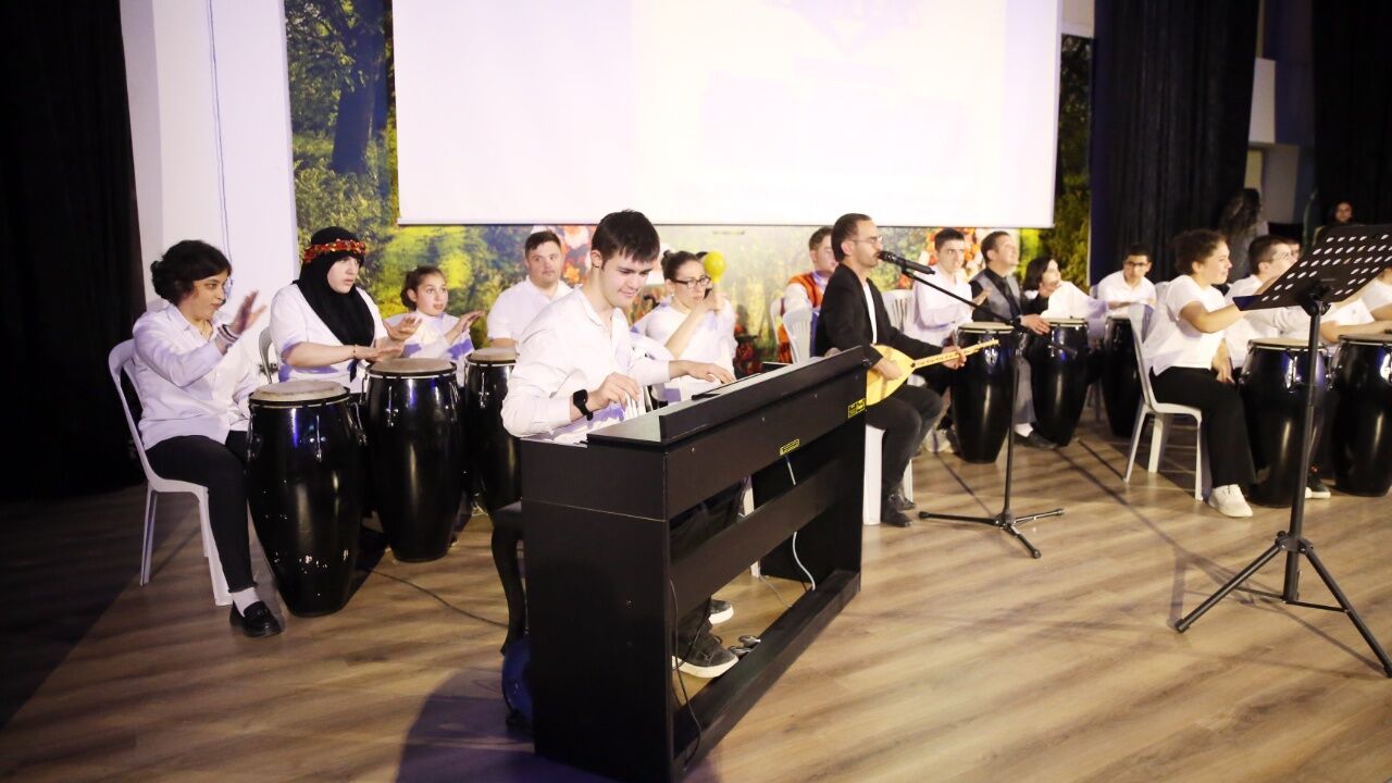 Özel Gereksinimli Öğrencilerin Sahne Performansı (1)