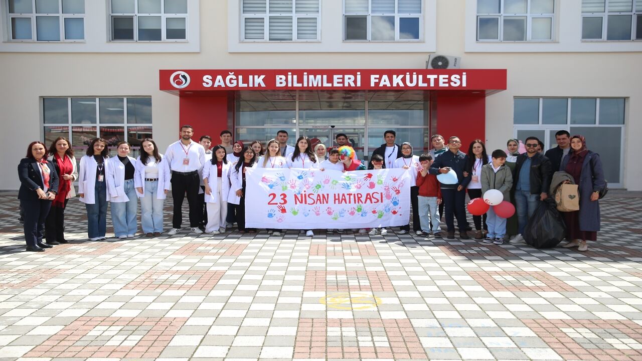 Sağlık Bilimleri Fakültesi 23 Nisan (8)