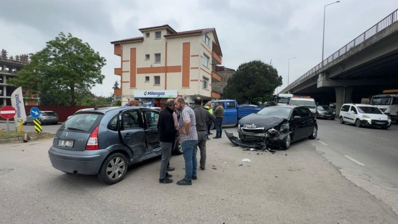 Sanayi Sitesi Girişinde Feci Kaza 2 Kişi Yaralı (3)
