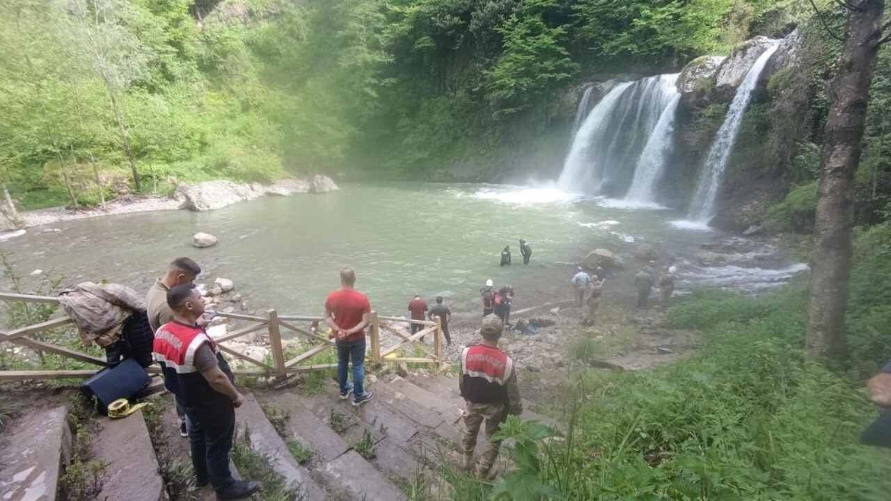 Şelale Göletine Giren 15 Yaşındaki Çocuk Boğuldu (1)