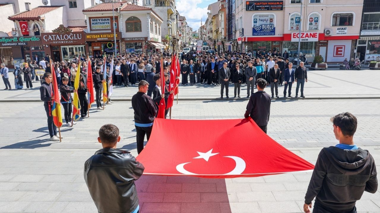 Taşköprü’de 19 Mayıs Coşkusu Yürüyüşle Başladı (3)