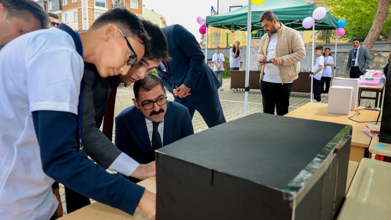Taşköprü’de Bilim Fuarı Heyecanı Öğrenciler Projelerini Sergiledi (2)