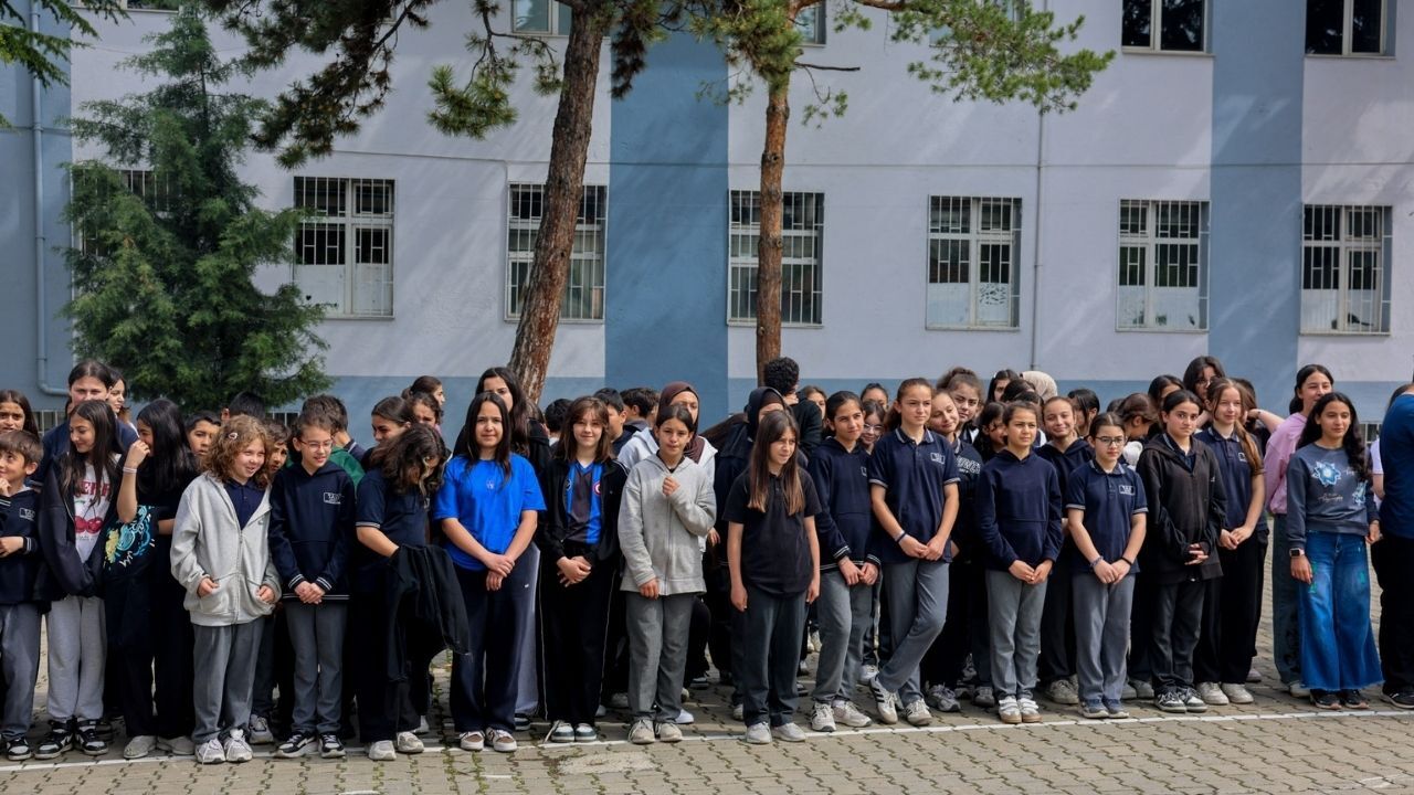 Taşköprü’de Bilim Fuarı Heyecanı Öğrenciler Projelerini Sergiledi (7)