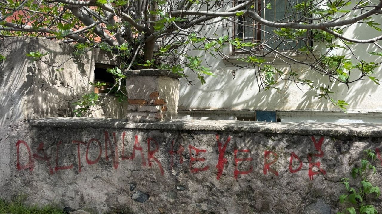 Taşköprü’de Tarihi Dokuya Yakışmayan Manzara (2)