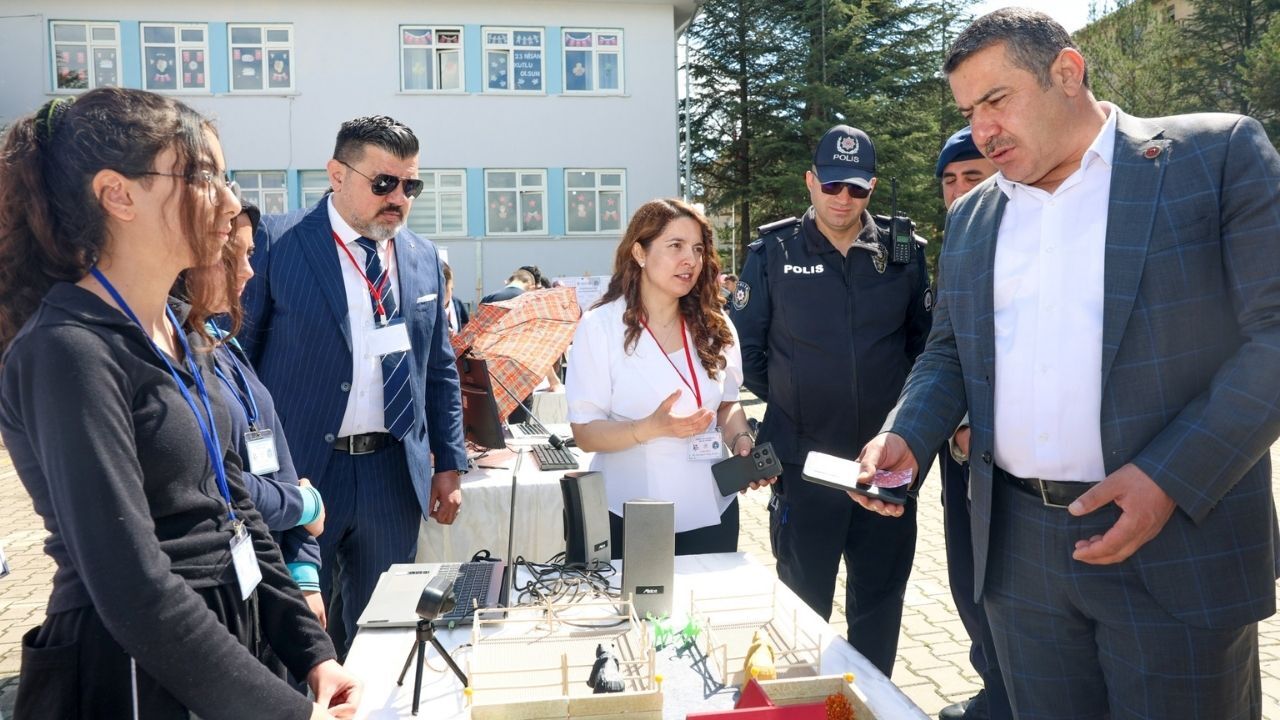 Taşköprü’de Tübi̇tak 4006 Bilim Fuarı’na Yoğun Ilgi (4)