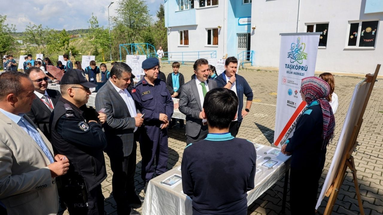 Taşköprü’de Tübi̇tak 4006 Bilim Fuarı’na Yoğun Ilgi (5)