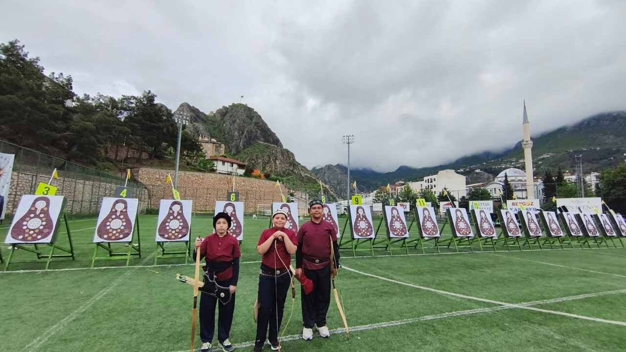 Taşköprülü Öğrenciler Okçulukta Hedefi 12’Den Vurdu (4)