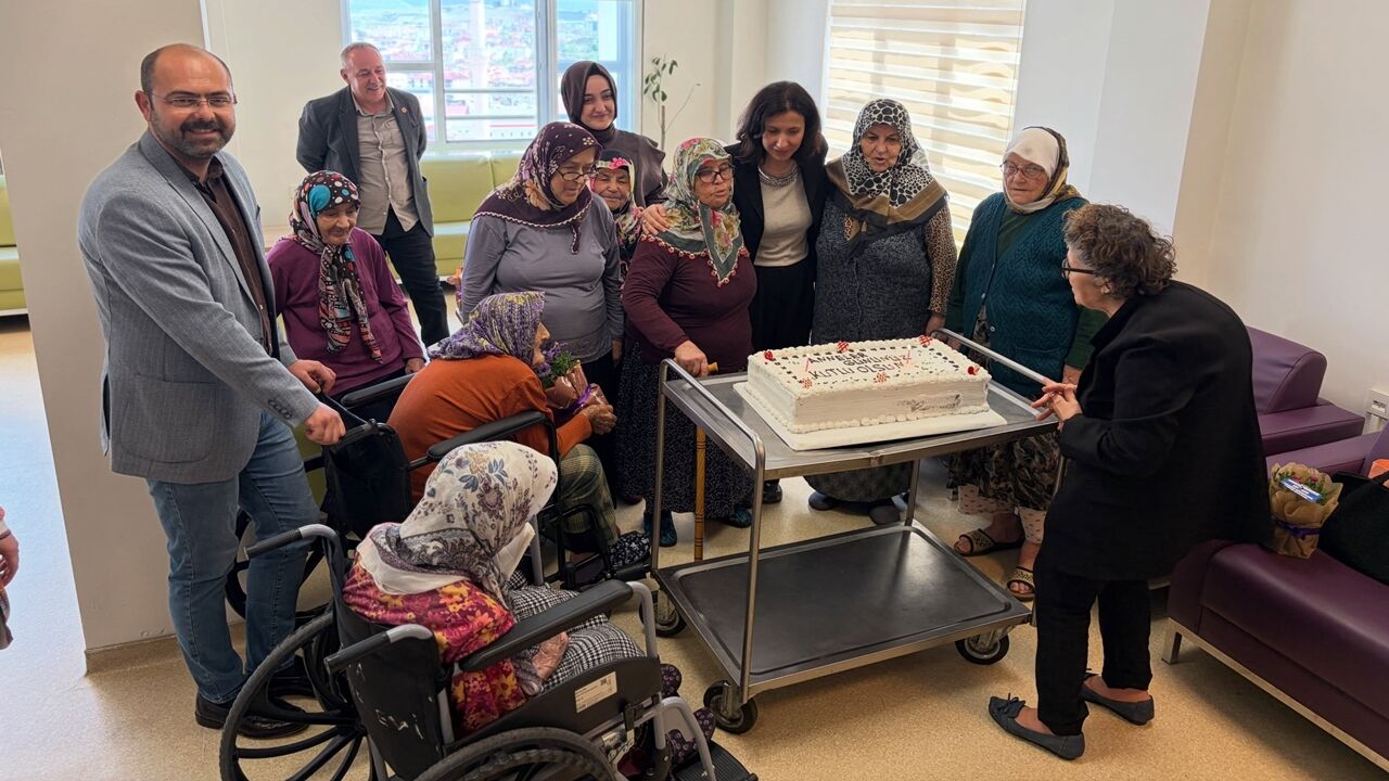 Tosya Belediye Başkanı Kavaklıgil Huzurevi (1)