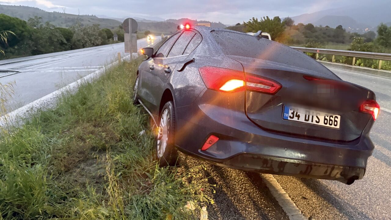Tosya’da Feci Kaza Seyir Halinde Tekerlek Koptu! (2)