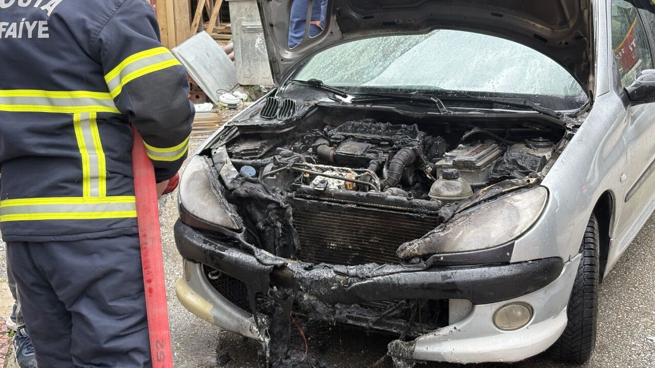 Tosya’da Seyir Halinde Korku Dolu Anlar! Otomobil Alev Aldı (1)