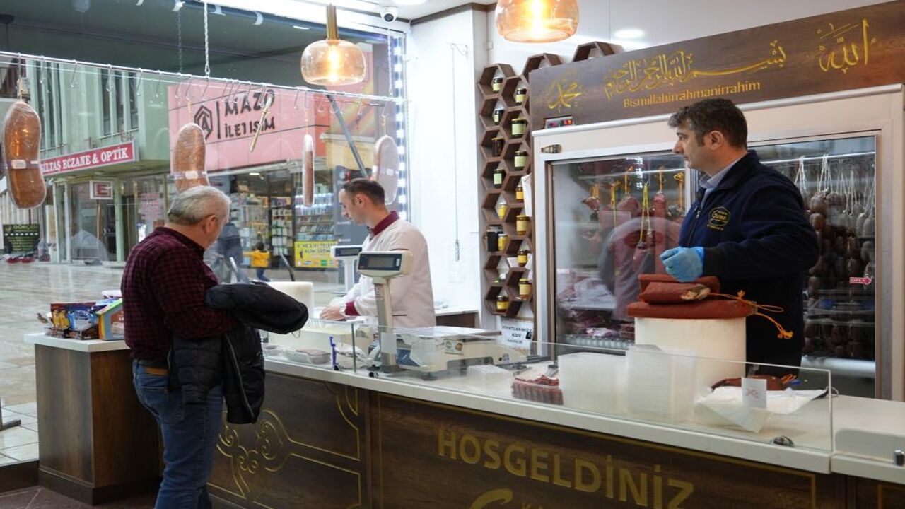 Ünlü Şef Hüseyin Özer Kastamonu Pastırması (2)