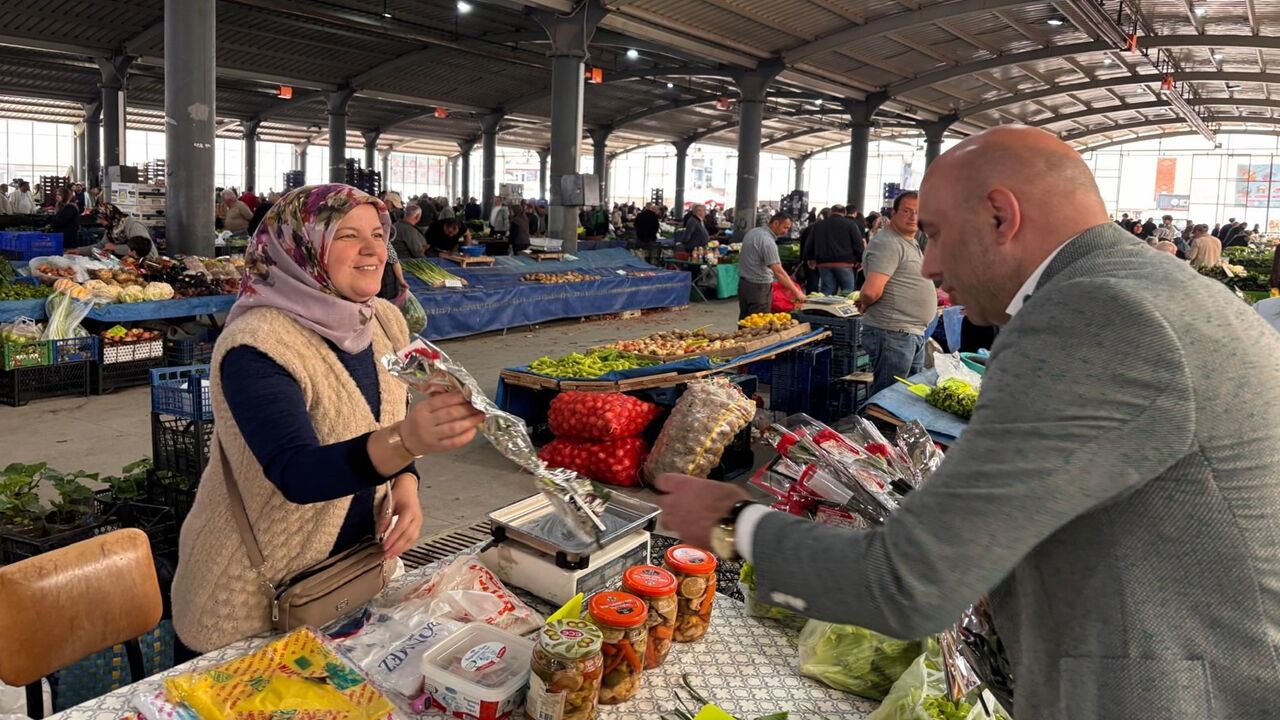Yaşar Özdemir Pazar Çiçek (2)