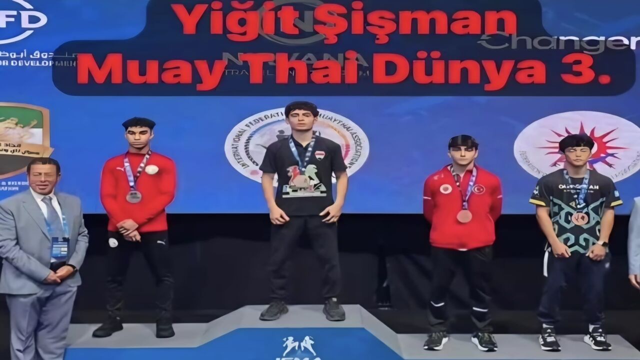 Yiğit Şişman Muay Thai Şampiyon (2)