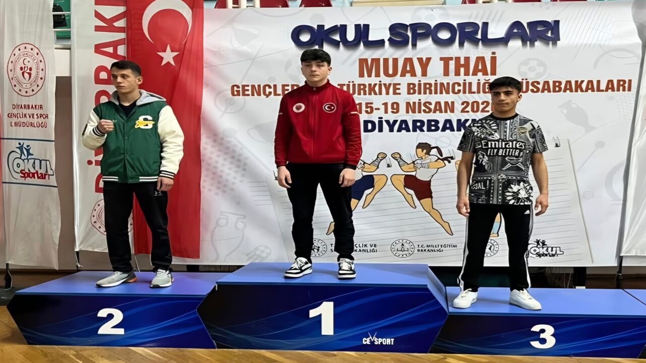 Yiğit Şişman Muay Thai Şampiyon (4)