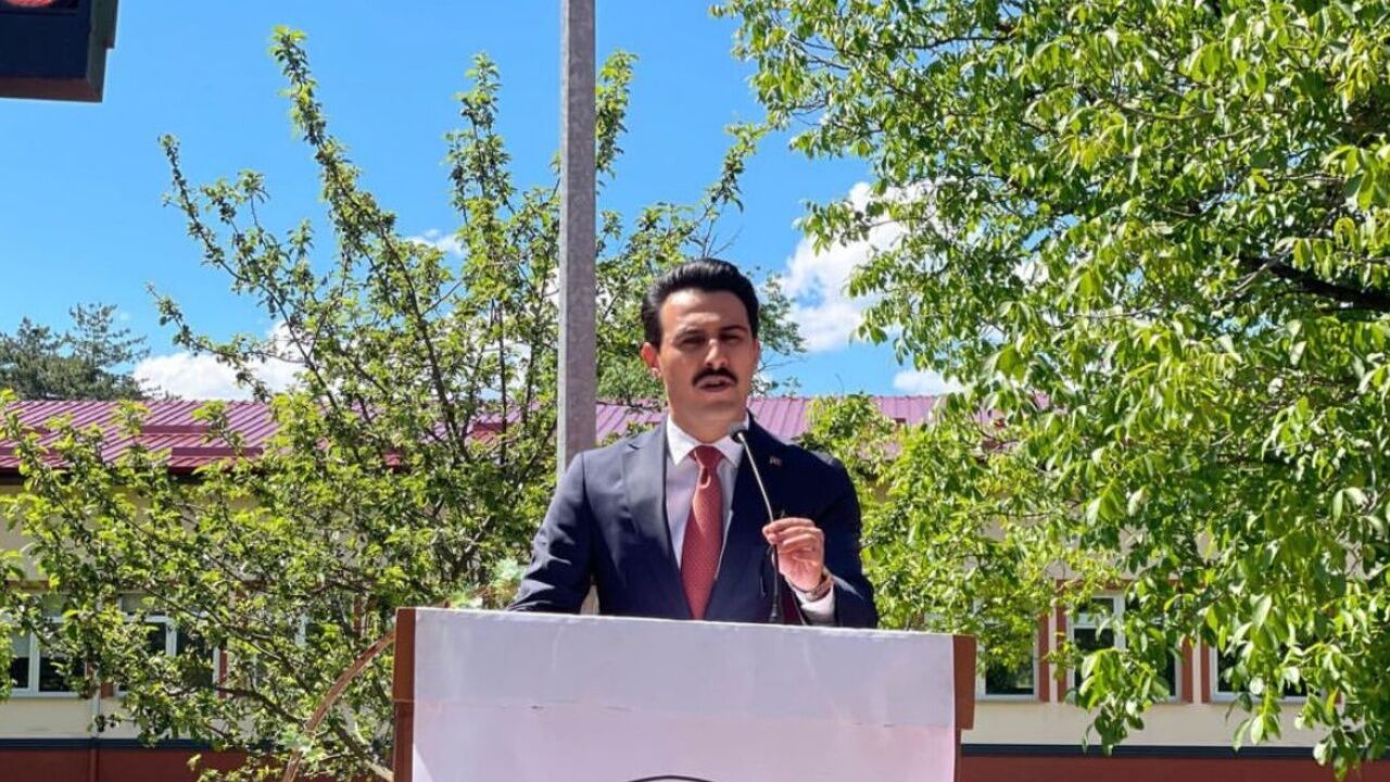 Araç'ta Mezuniyet Coşkusu Öğrenciler Diplomalarını Aldı (2)