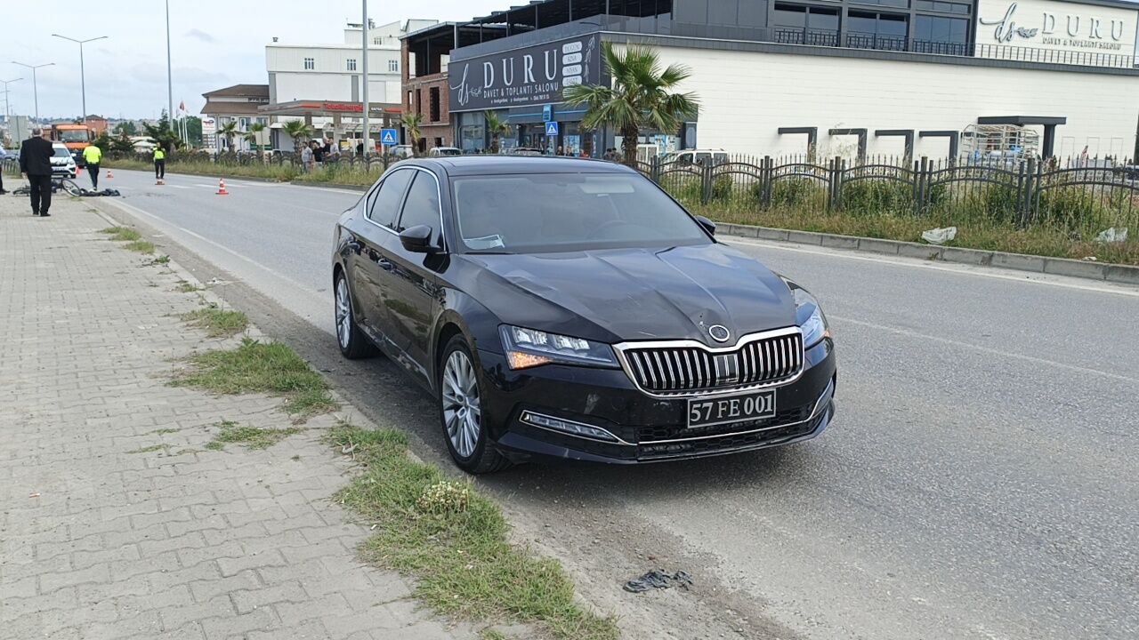 Belediye Başkanının Makam Aracı Kazaya Karıştı Bisikletli Yaralandı (1)