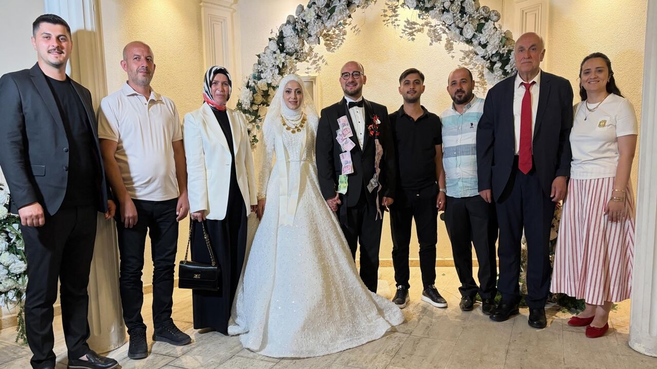 Boşhekim Dünyaevine Girdi (1)