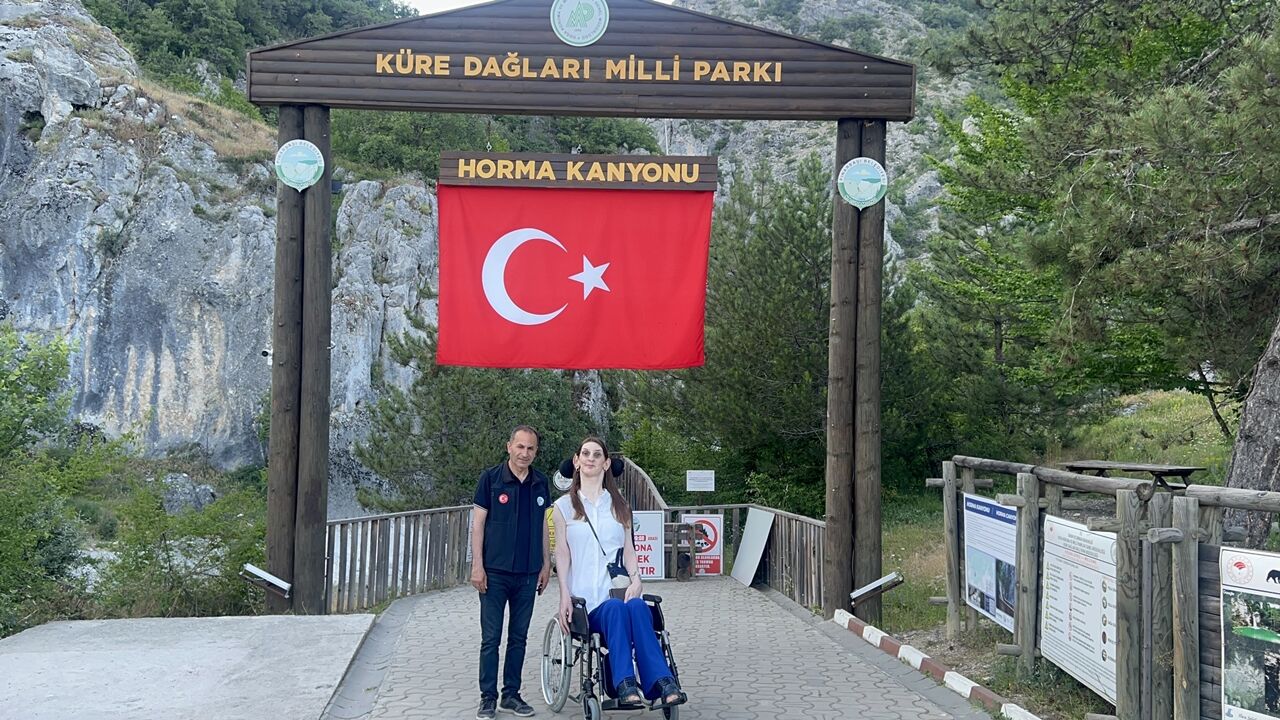 Dünyanın En Uzun Boylu Kadını Rumeysa Gelgi (1)