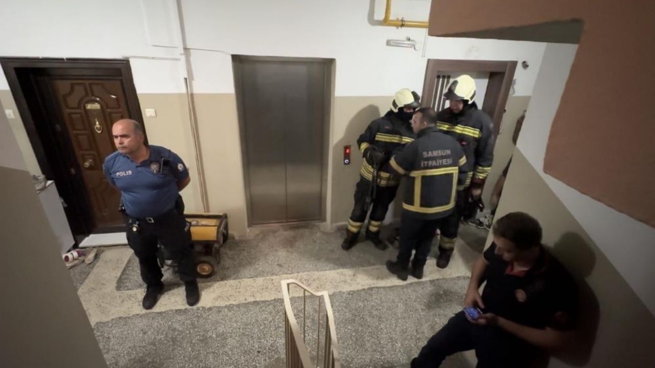 Evde Yangın Çıkaran Genç Kapıyı Kilitledi Ekipler Ikna Edemedi (1)