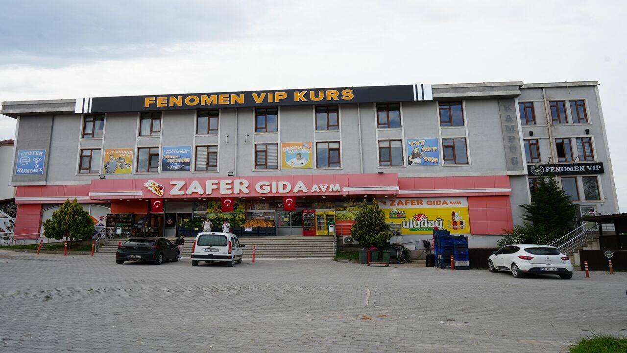 Fenomen Vi̇p (2)
