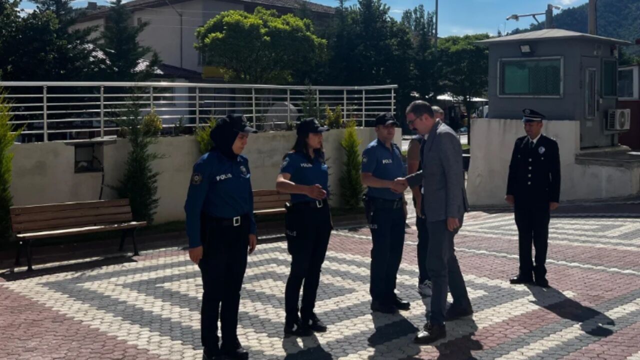 Hanönü’nde Terfi Gururu Başkomiserlik Rütbesini Kaymakam Demirdağ Taktı (3)