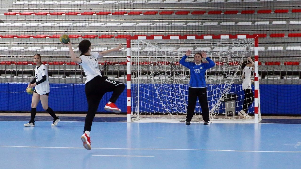 Hentbol (4)