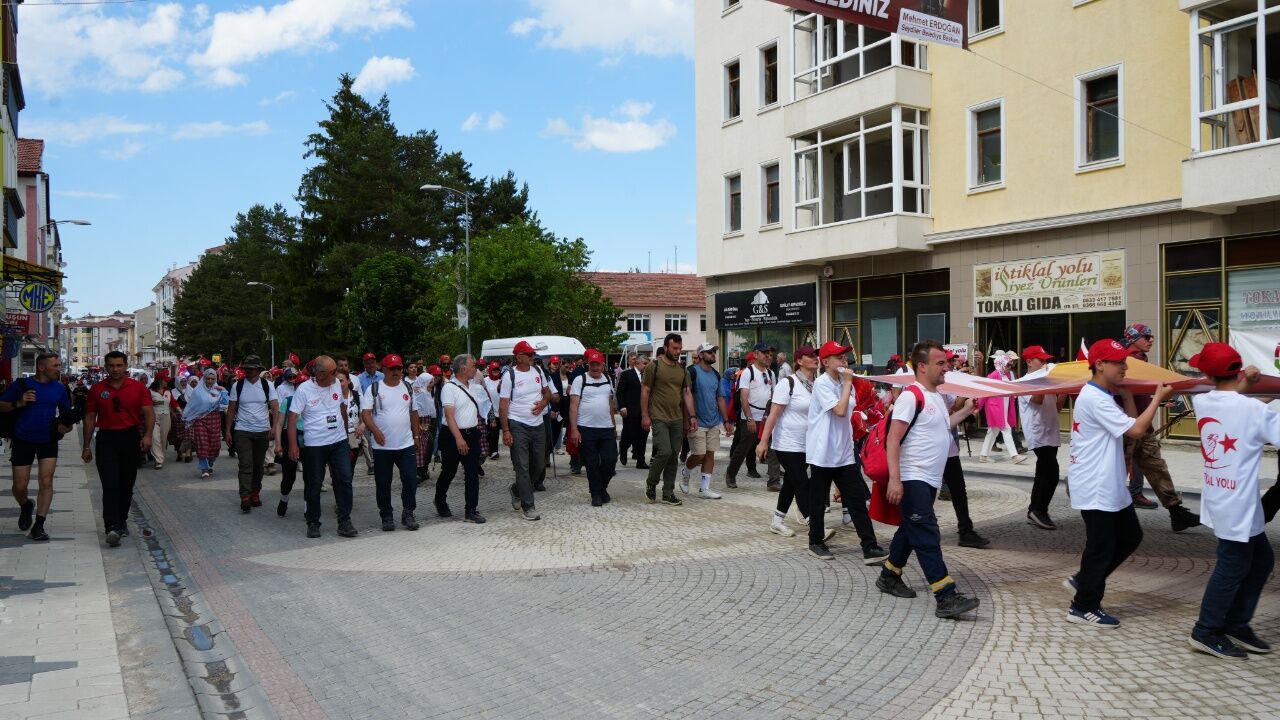 İstiklal Yolu Yürüyüşü’nde Katılımcılar Seydiler’de (2)