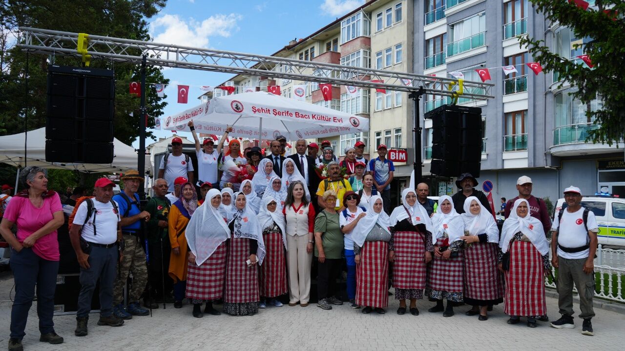 İstiklal Yolu Yürüyüşü’nde Katılımcılar Seydiler’de (4)
