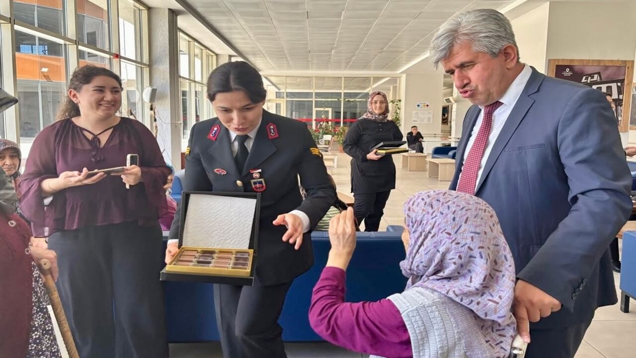 Jandarmadan Büyüklere Vefa (3)