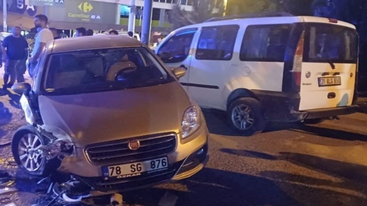 Kastamonu Plakalı Otomobil Kaza Karabük (2)