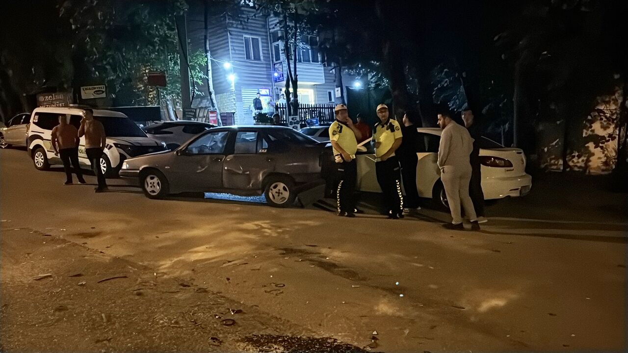 Kastamonu Plakalı Otomobil Kaza Karabük 31