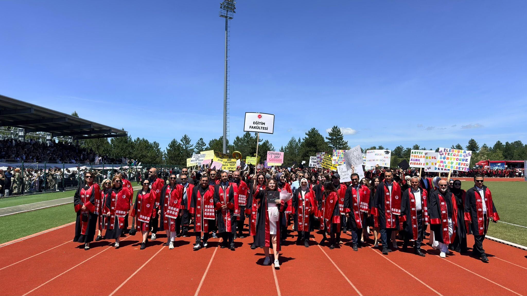 Kastamonu Üniversitesinde Mezuniyet Coşkusu (14)