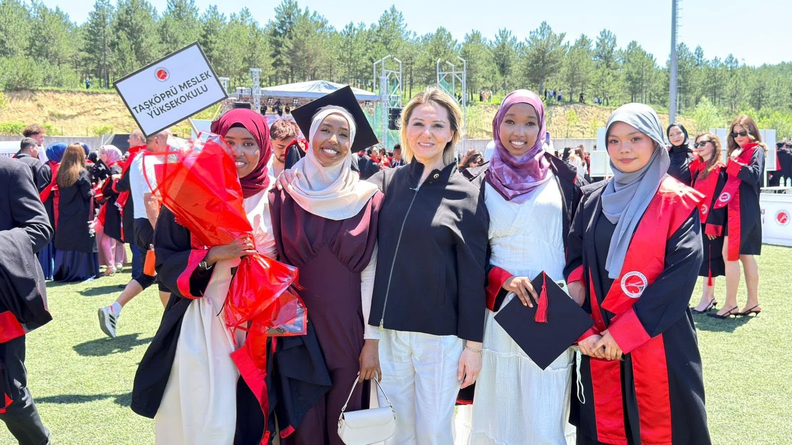 Kastamonu Üniversitesinde Mezuniyet Coşkusu (20)